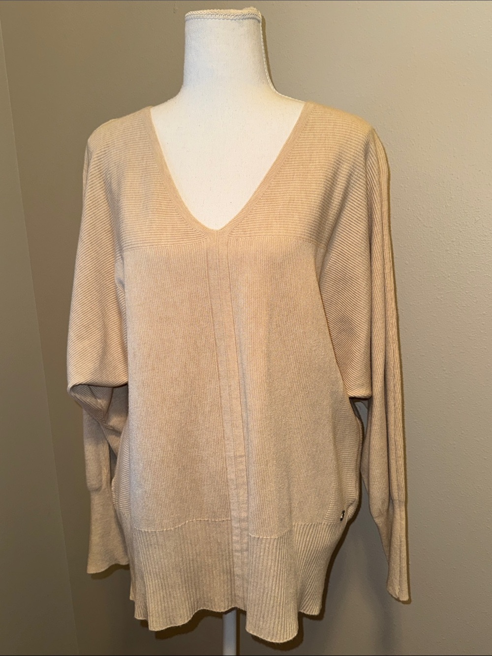 NWT Athleisure by Sioni Women’s Beige V-Neck Sweater - Medium